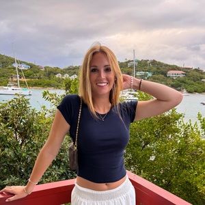 Meet your Posher, Olivia